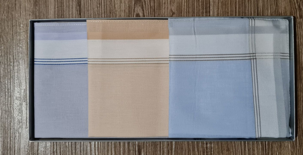 Herrentaschentuch 3er Set aus 100% Baumwolle, 41x41 cm, Farbkombinationen Hellblau-Grau-Weiß, Beige-Creme, Grau-Weiß-Blau-Lila, optional personalisierbar mit Initialen